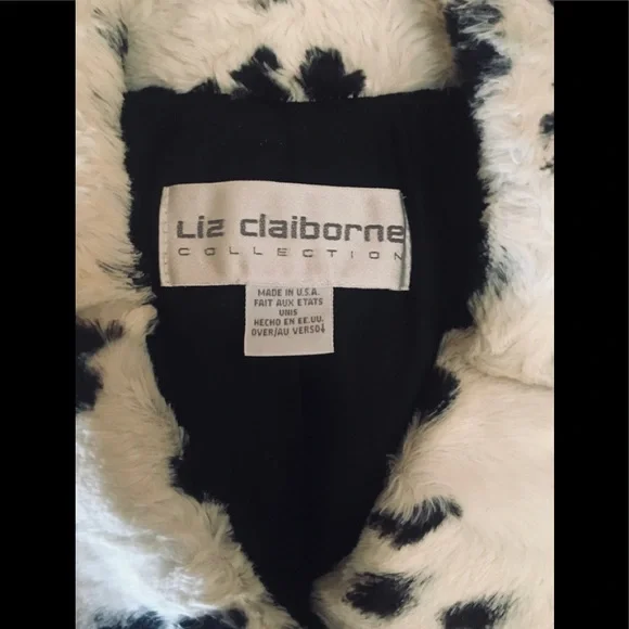 Liz Claiborne Wool Crepe and Ermine Trimmed Jacket w/ Covered Buttons - Size 10 - Picture 4 of 7